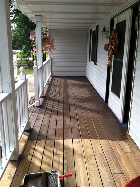 deck colors for brown house